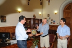 The Mayor of Kos awarded Taavi Vartia, director of the film «Adventure In Greece»